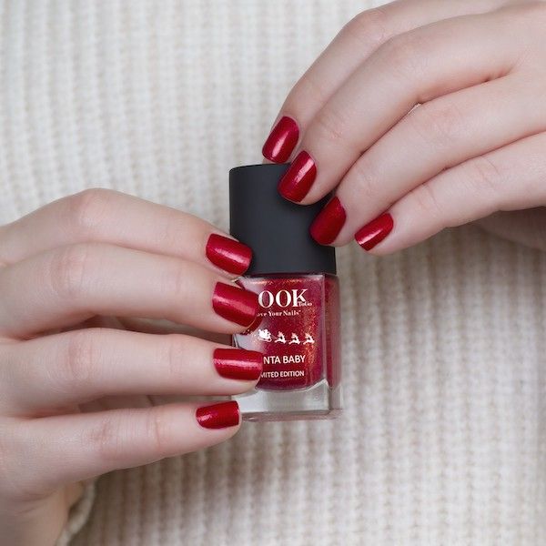 Look To Go Nagellack Santa Baby am Model 