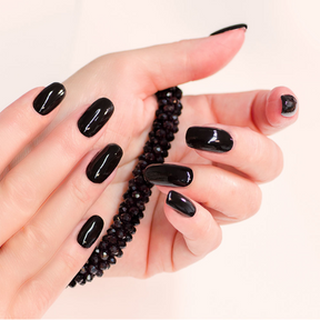Nagellack Deep Black Look To Go Matica Cosmetics Hamburg